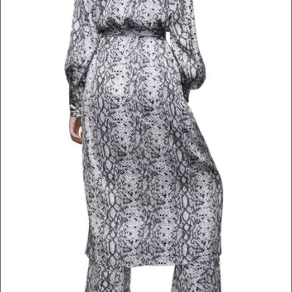 Good American Python Robe - Picture 3 of 4